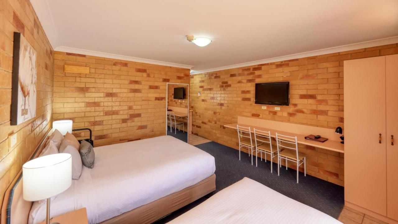 North Parkes Motel Extérieur photo