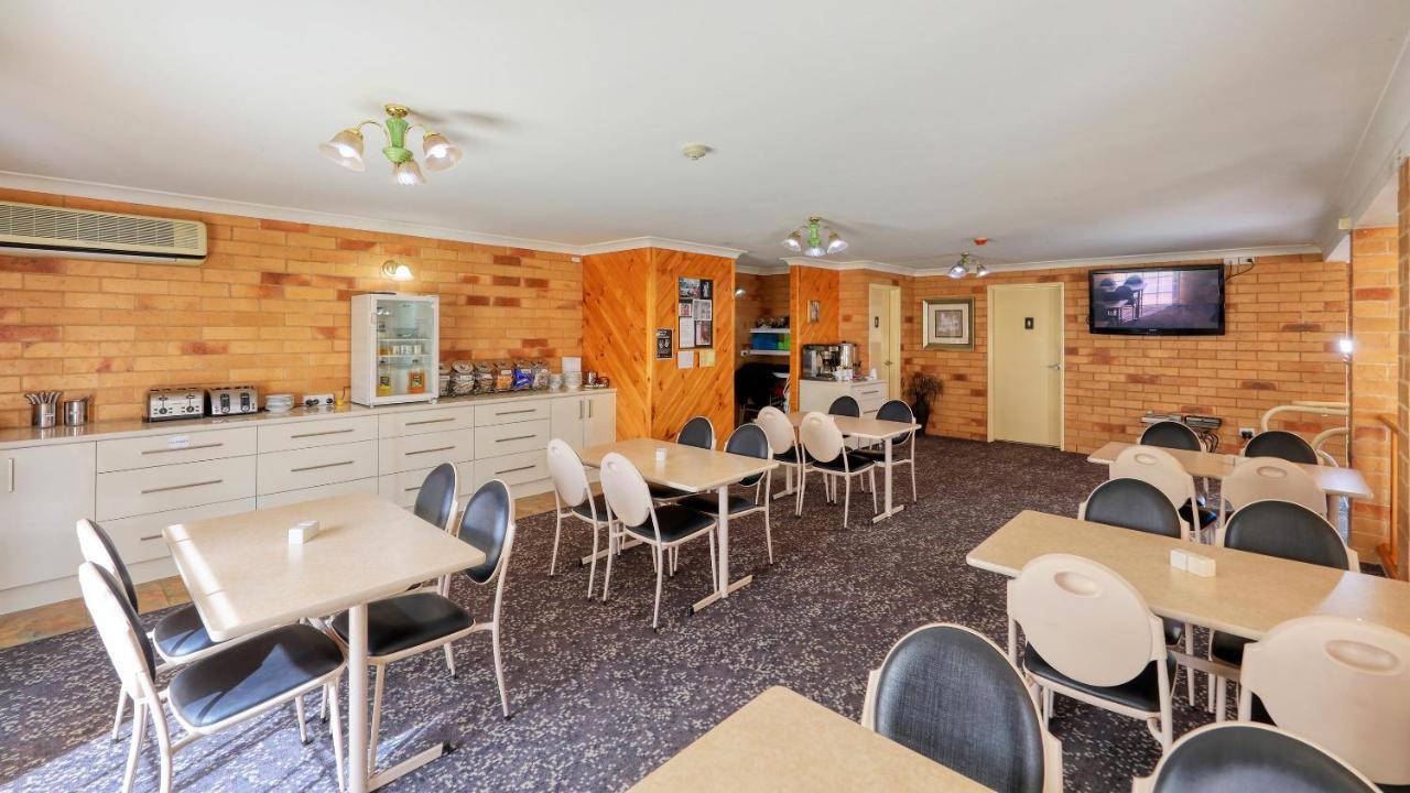 North Parkes Motel Extérieur photo