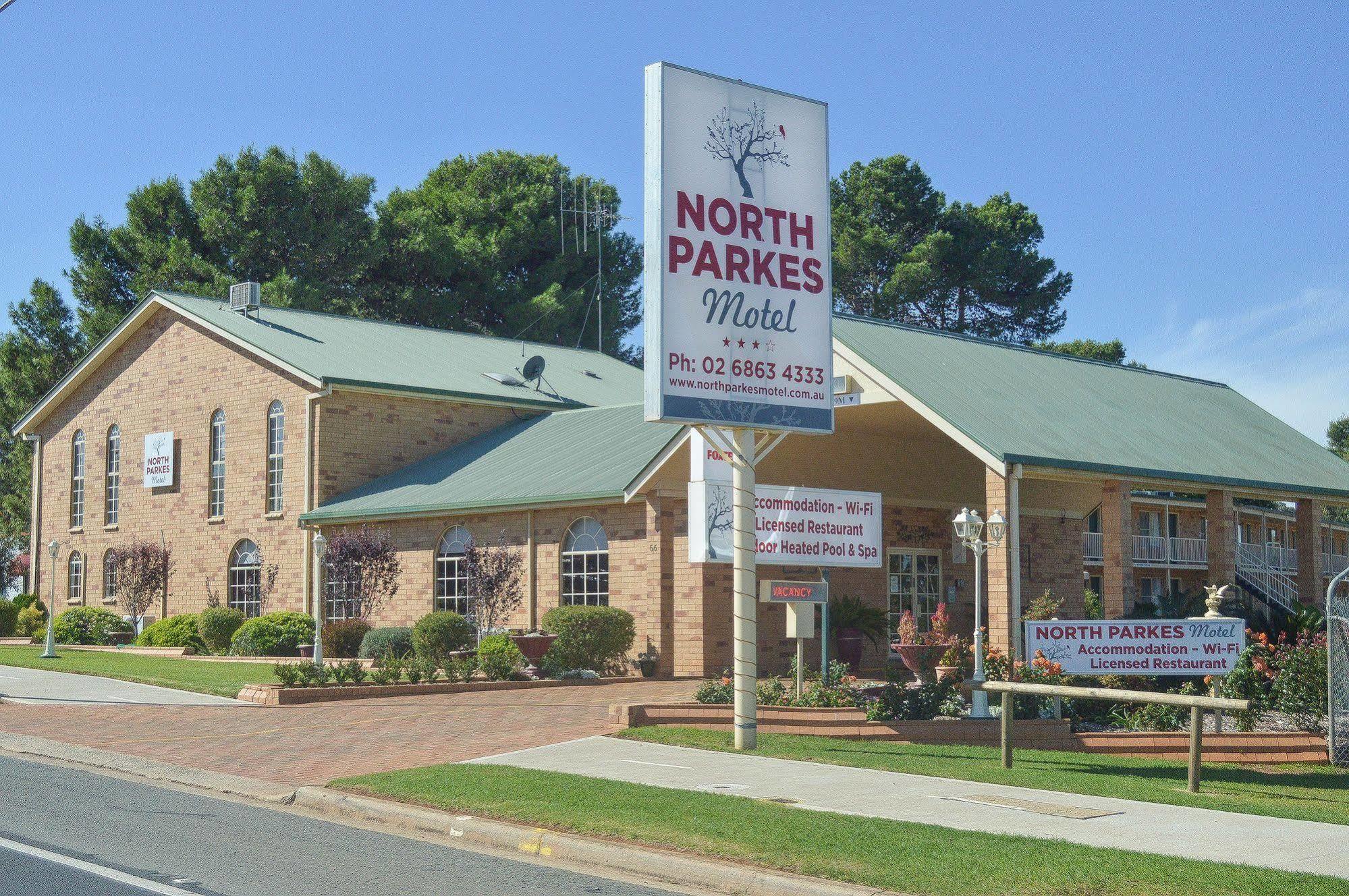 North Parkes Motel Extérieur photo