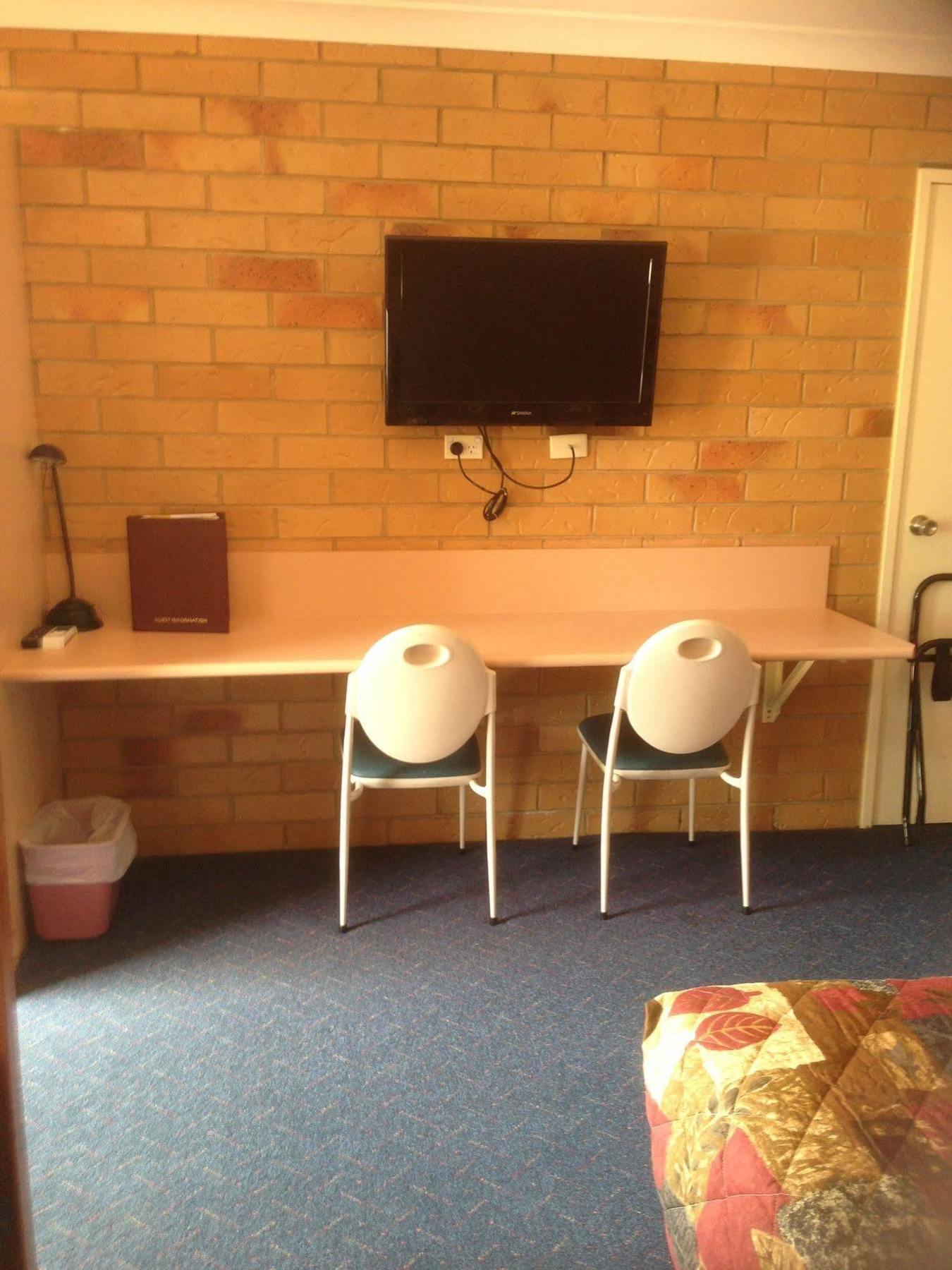 North Parkes Motel Extérieur photo